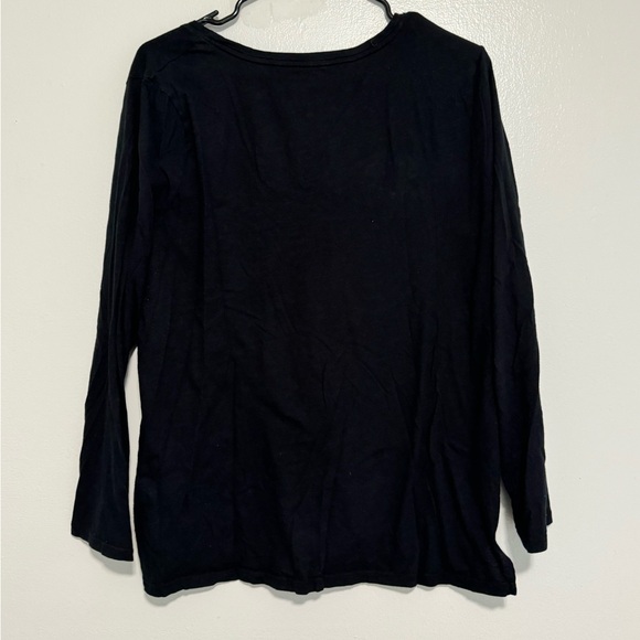 Elegant Black V-Neck Long Sleeve Shirt - Picture 3 of 8